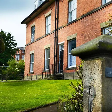 The Penthouse Queen Margaret'S Lodge Scarborough Exterior photo